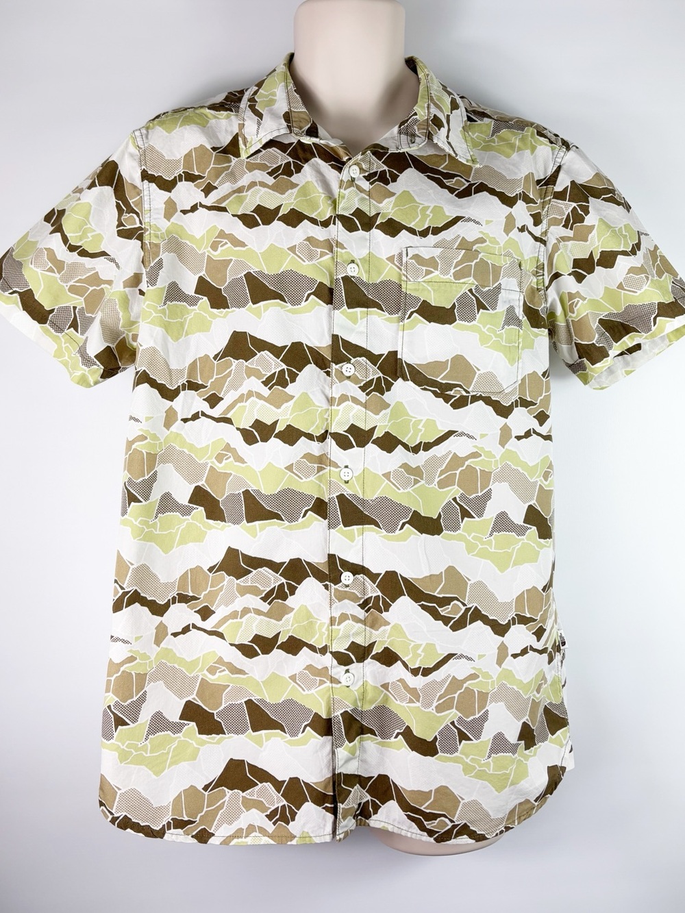 The North Face Short Sleeve Baytrail Mountain Geometric Camo Shirt Men Sz Large
